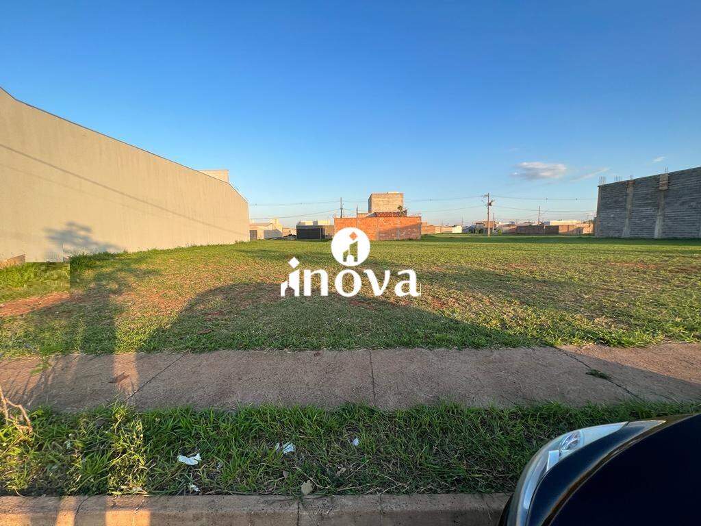 Terreno/Área à venda no Laranjeiras, Parque das: 