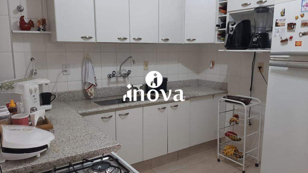 Apartamento à venda no Mercês: 