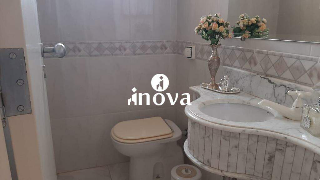 Apartamento à venda no Mercês: 