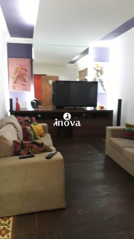 Casa à venda no Parque das Américas: 