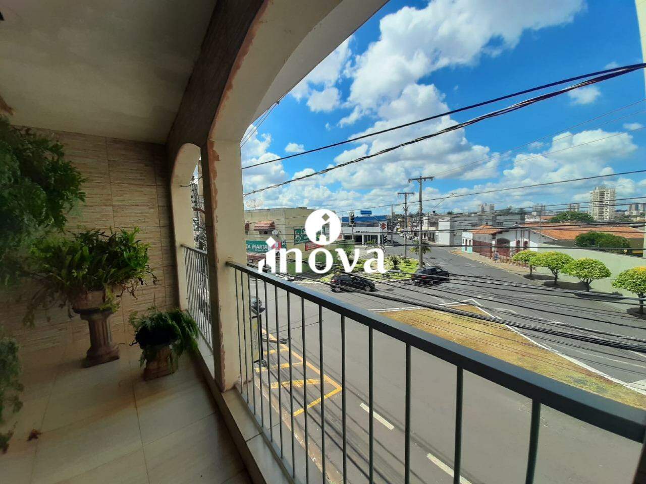 Casa à venda no Mercês: 