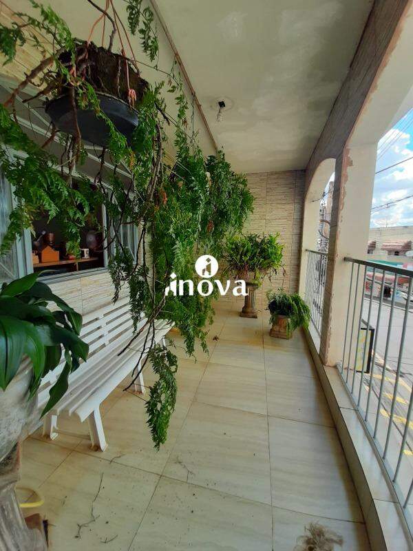 Casa à venda no Mercês: 