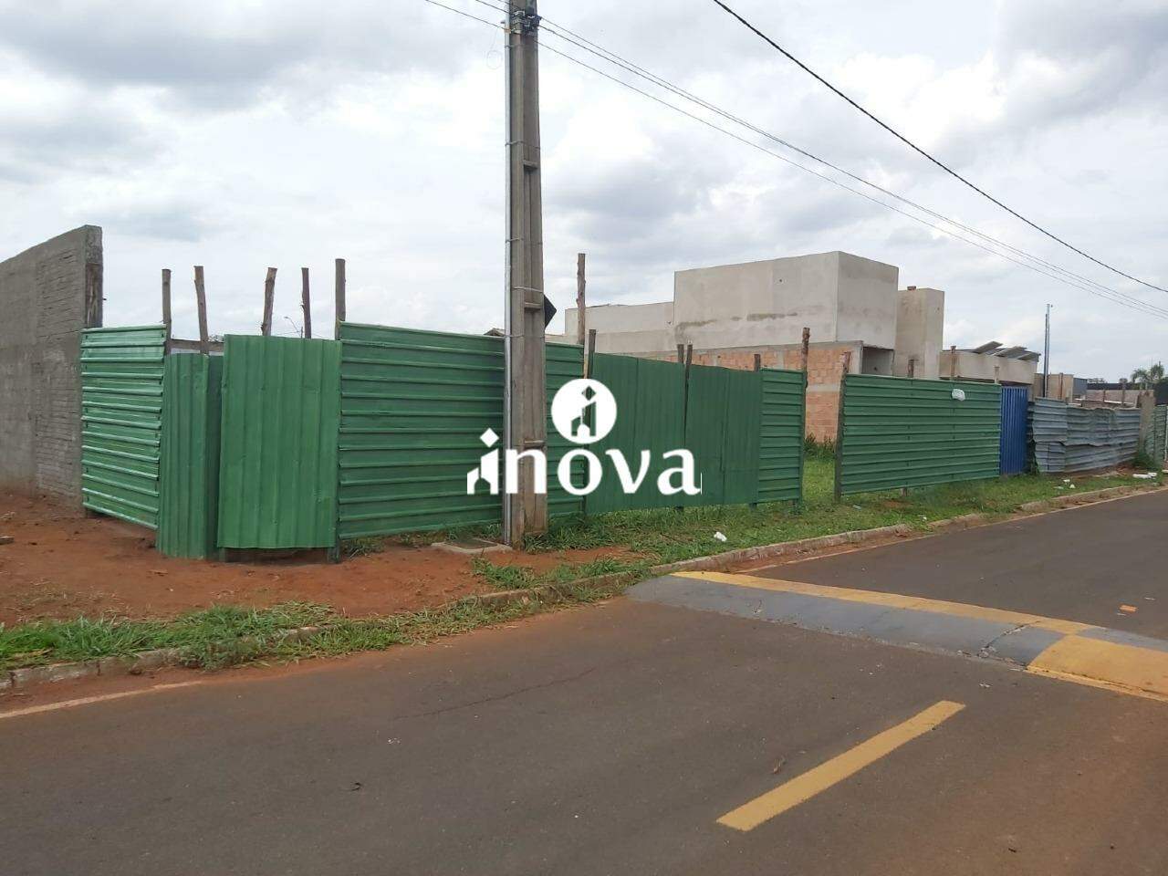 Terreno em Condomínio à venda no Mário Franco - Condomínio: 