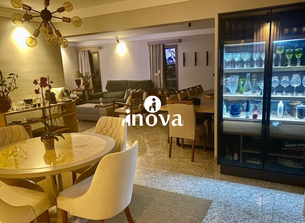 Apartamento à venda no Mercês: 