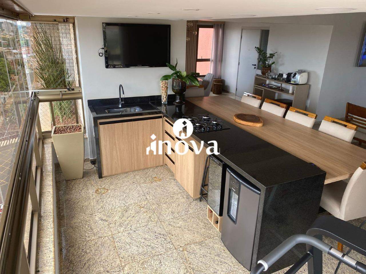 Apartamento à venda no Mercês: 