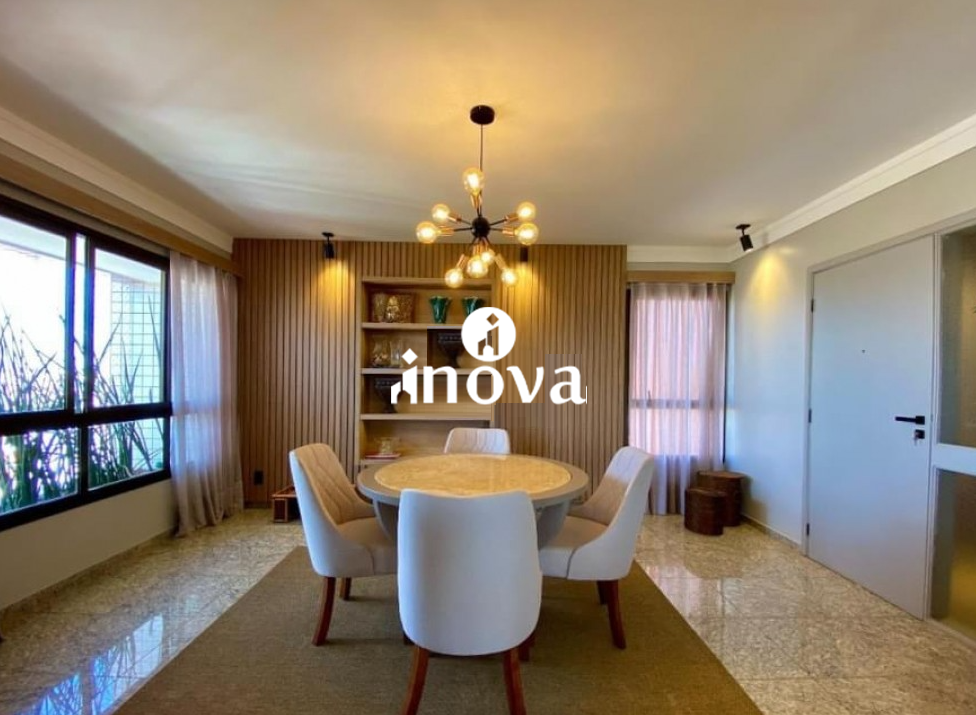 Apartamento à venda no Mercês: 