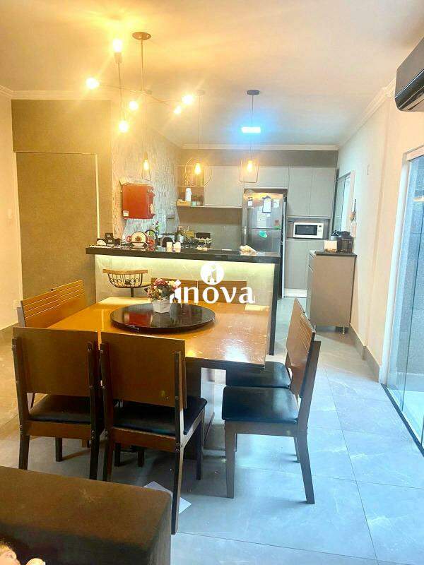 Casa à venda no Fabrício: 