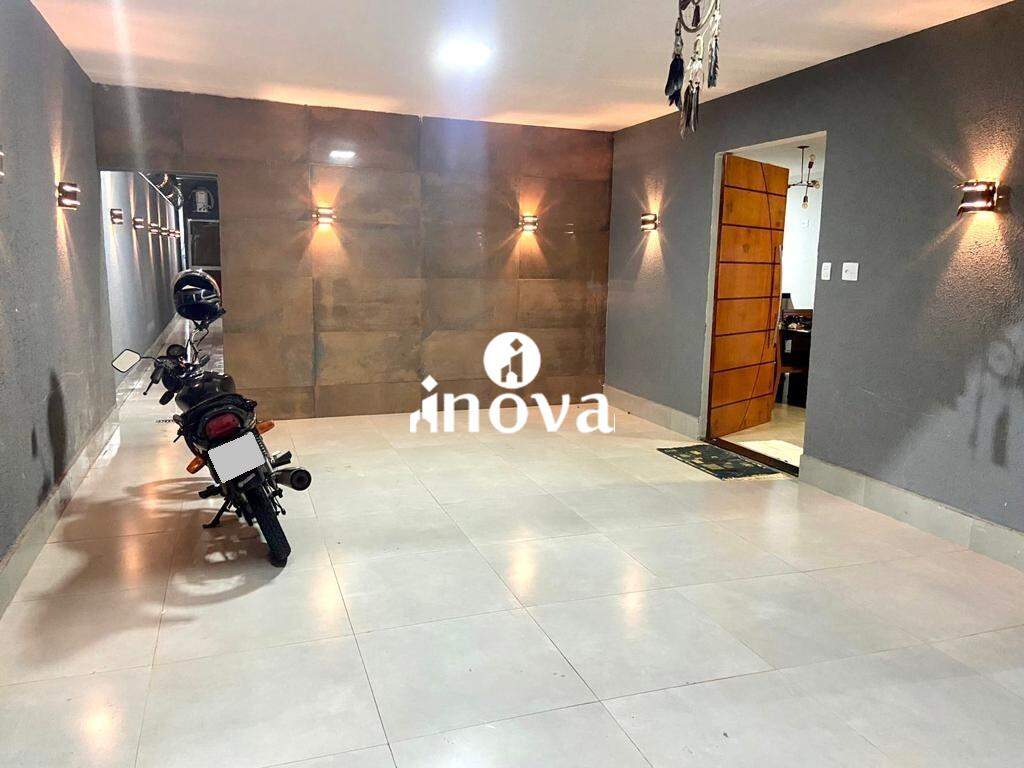 Casa à venda no Fabrício: 