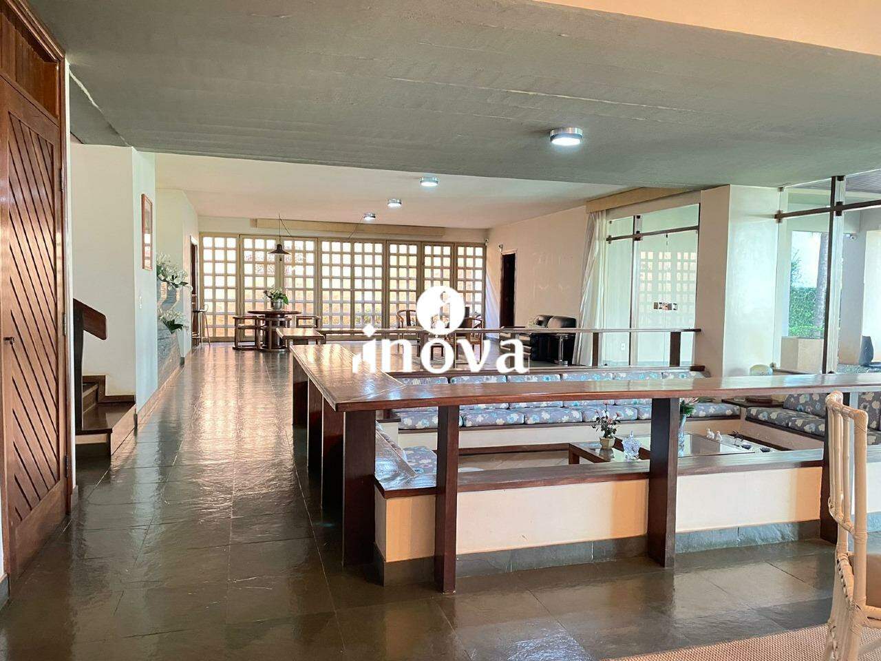 Casa à venda no Mercês: 