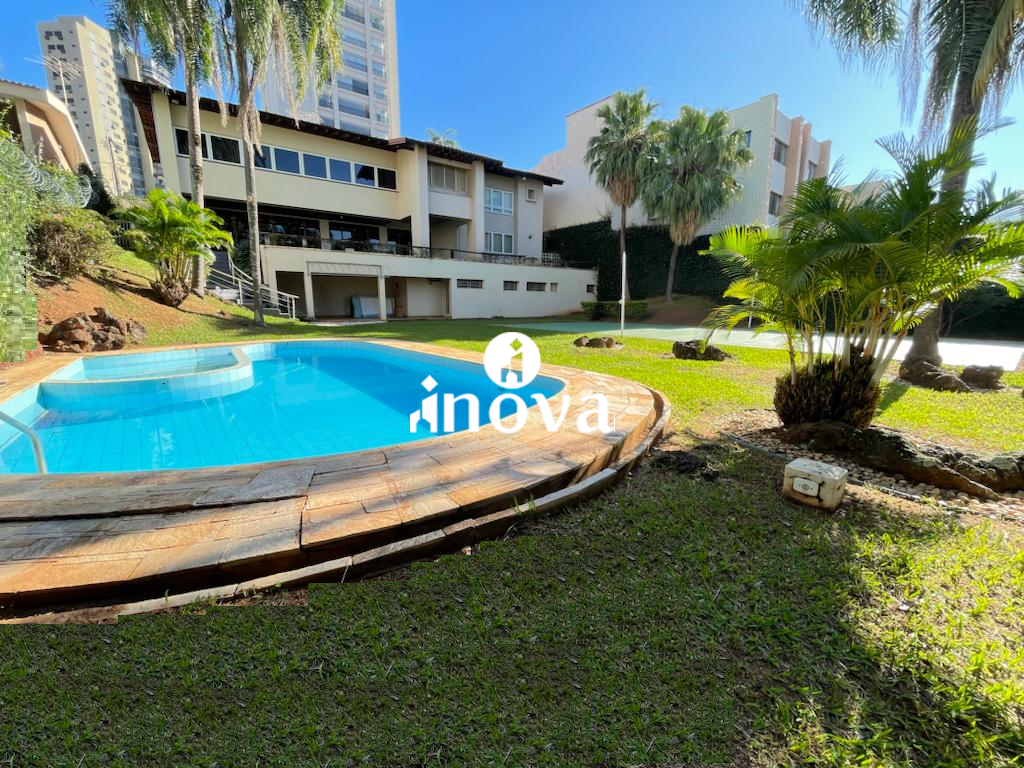 Casa à venda no Mercês: 