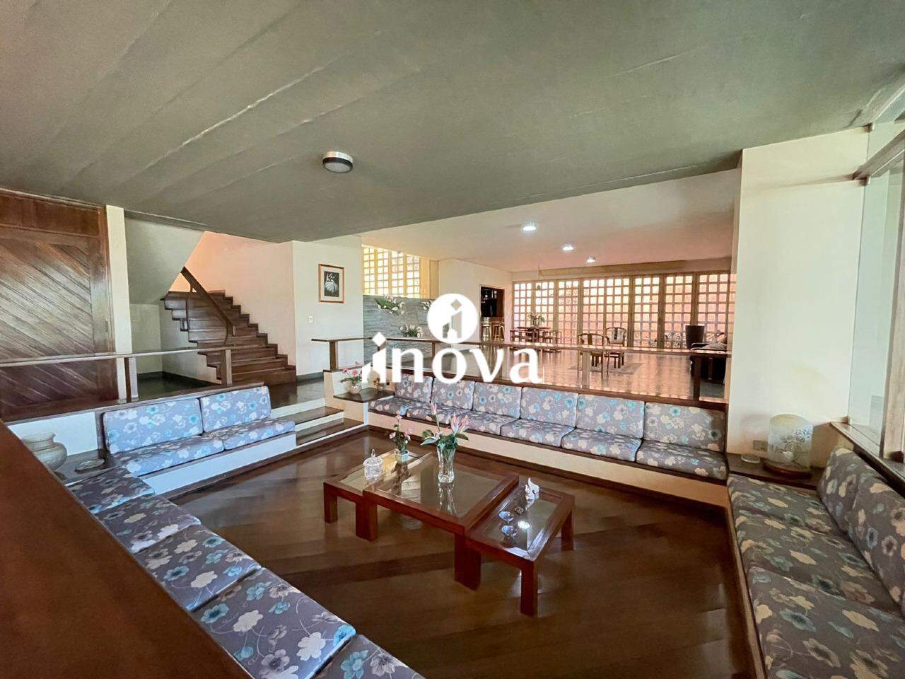 Casa à venda no Mercês: 