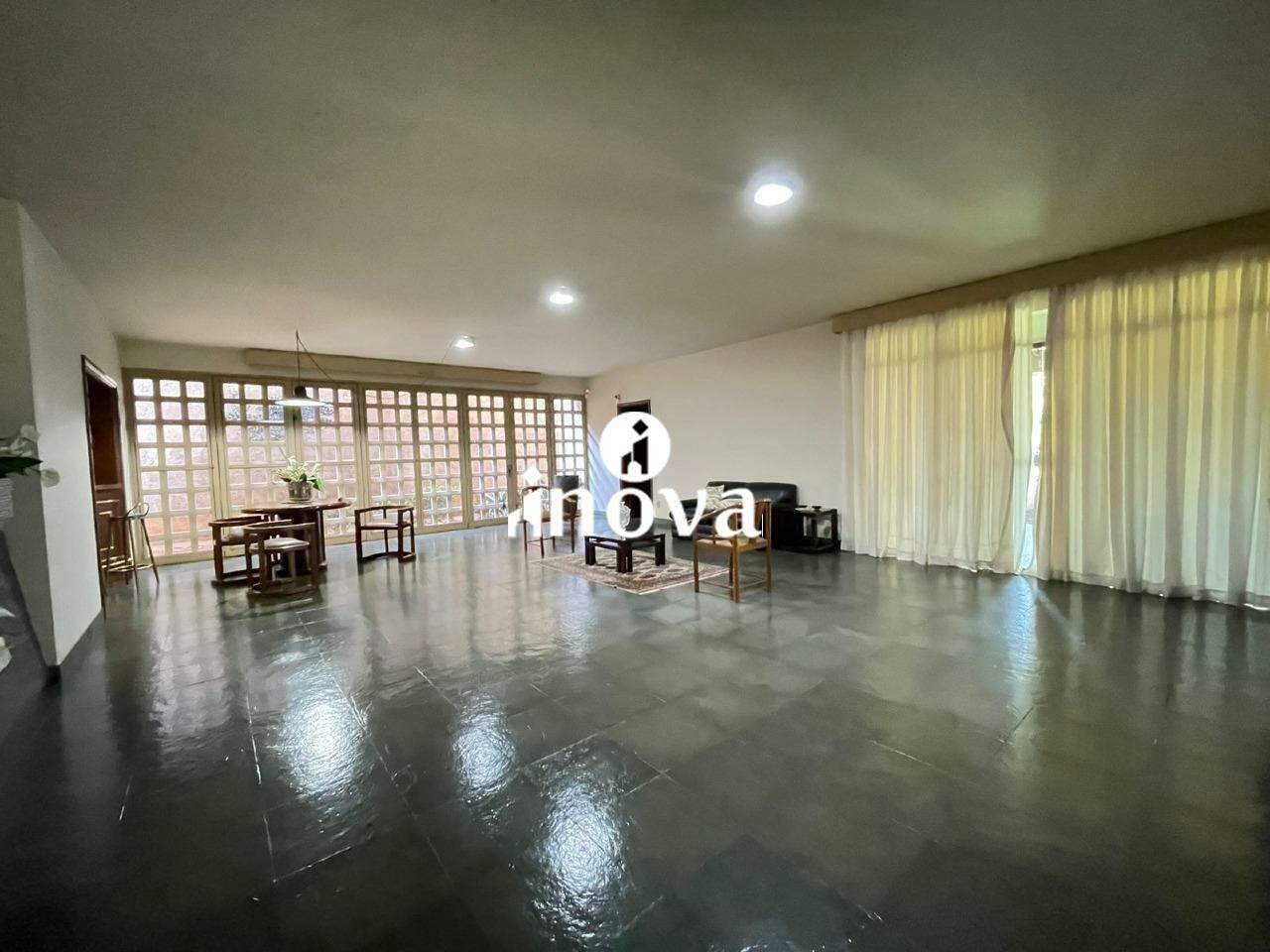 Casa à venda no Mercês: 