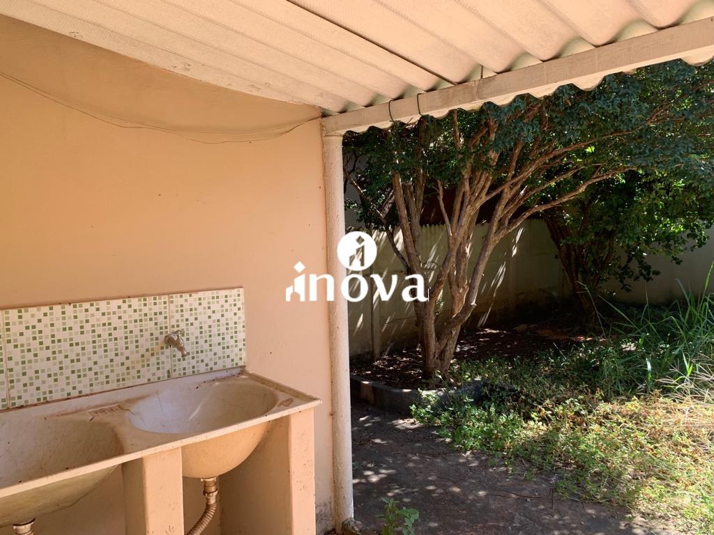 Casa Comercial à venda no Amoroso Costa: 