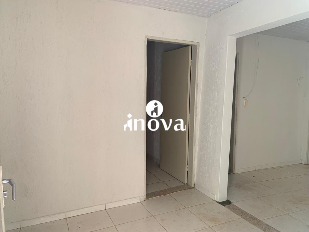 Casa Comercial à venda no Amoroso Costa: 