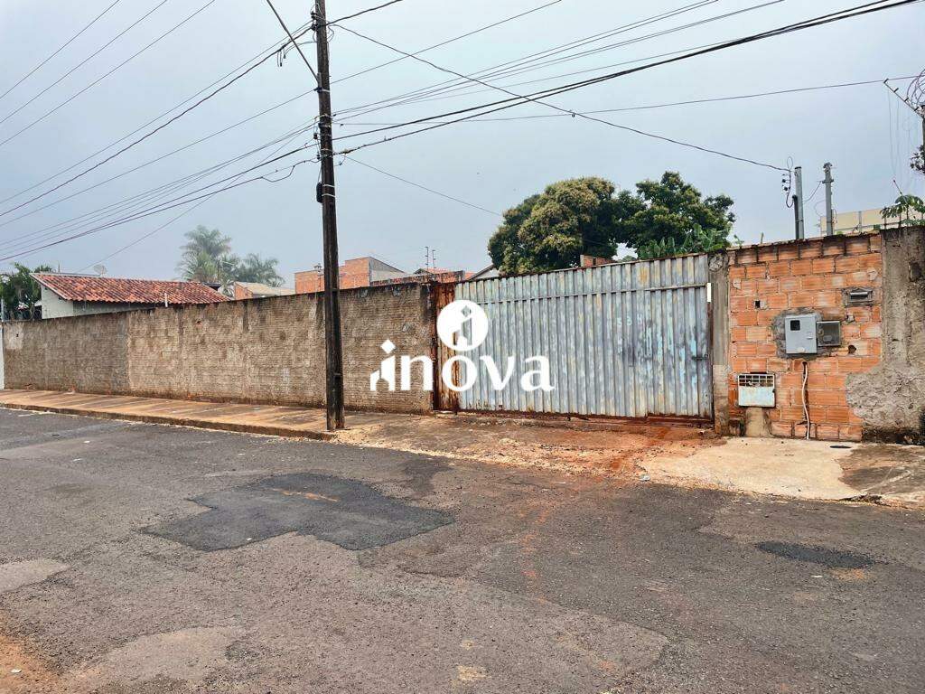 Terreno/Área à venda no Lourdes, Bairro de: 