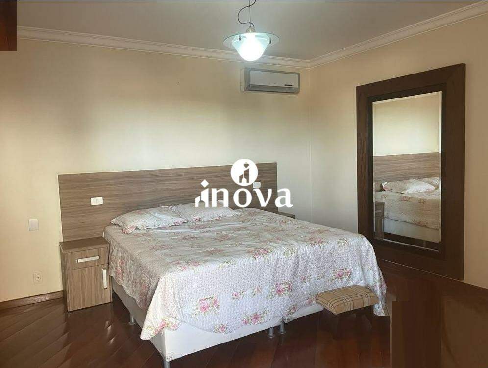 Apartamento à venda no Mercês: 