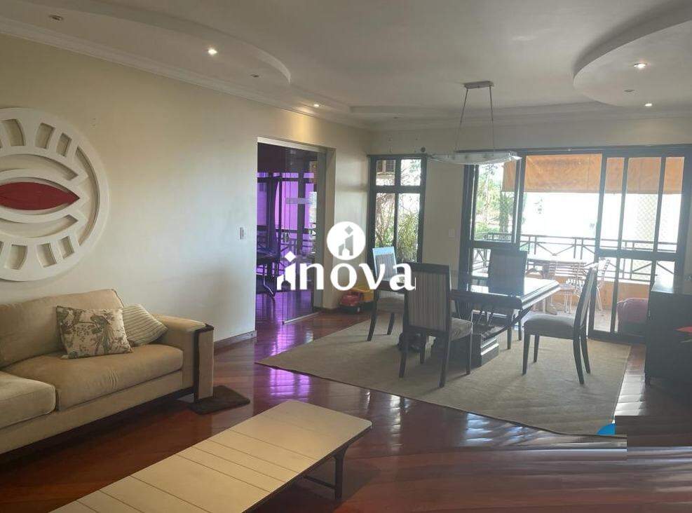 Apartamento à venda no Mercês: 