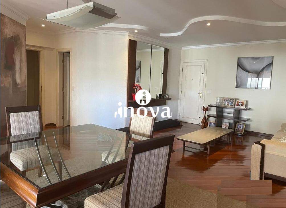 Apartamento à venda no Mercês: 