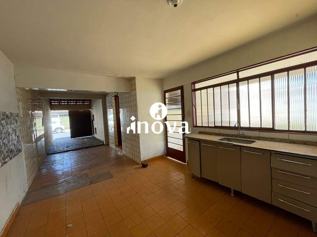 Casa à venda no Mercês: 