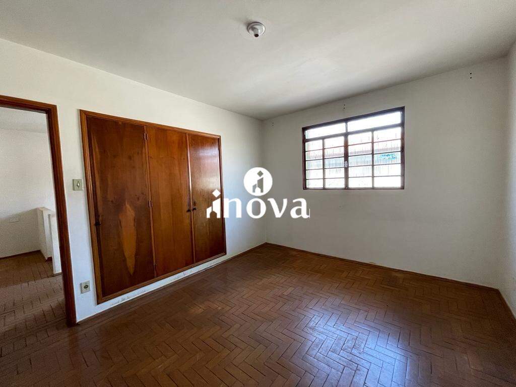 Casa à venda no Mercês: 