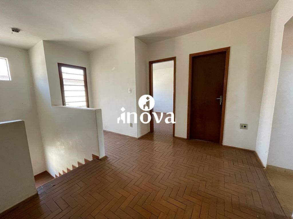 Casa à venda no Mercês: 