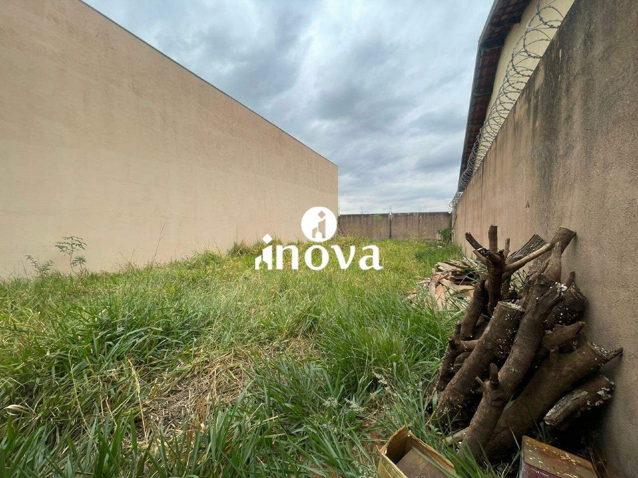 Terreno/Área à venda no São José - Parque: 