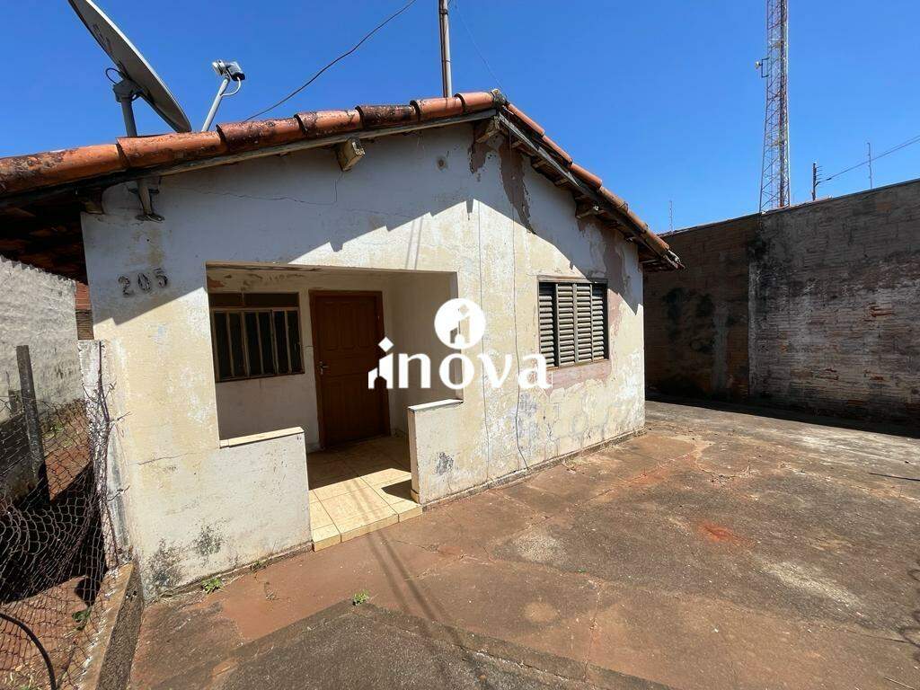 Terreno/Área à venda no Vila Militar: 