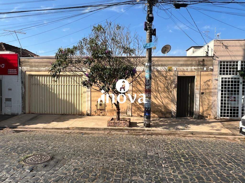 Casa à venda no Mercês: 
