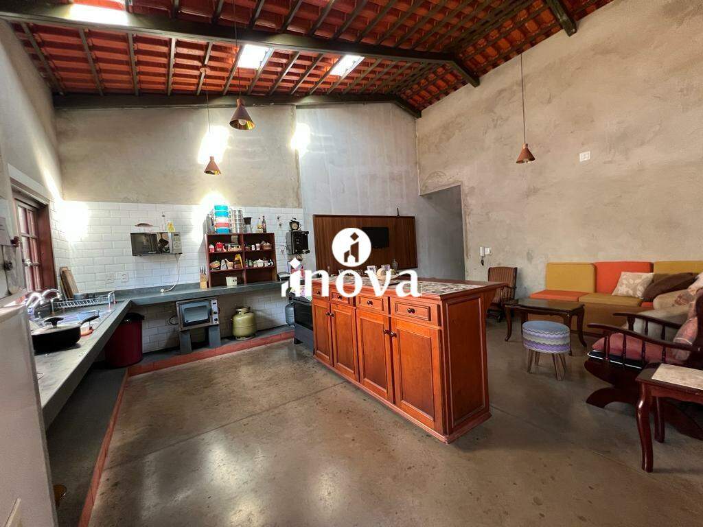 Casa à venda no Mercês: 