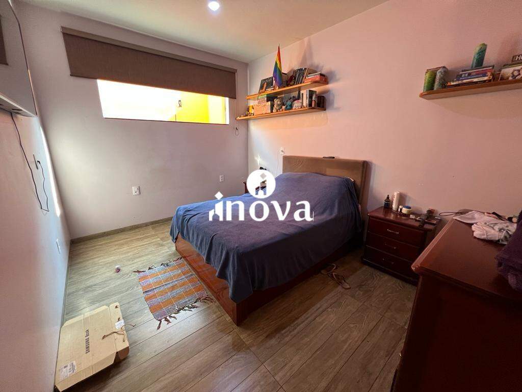 Casa à venda no Mercês: 