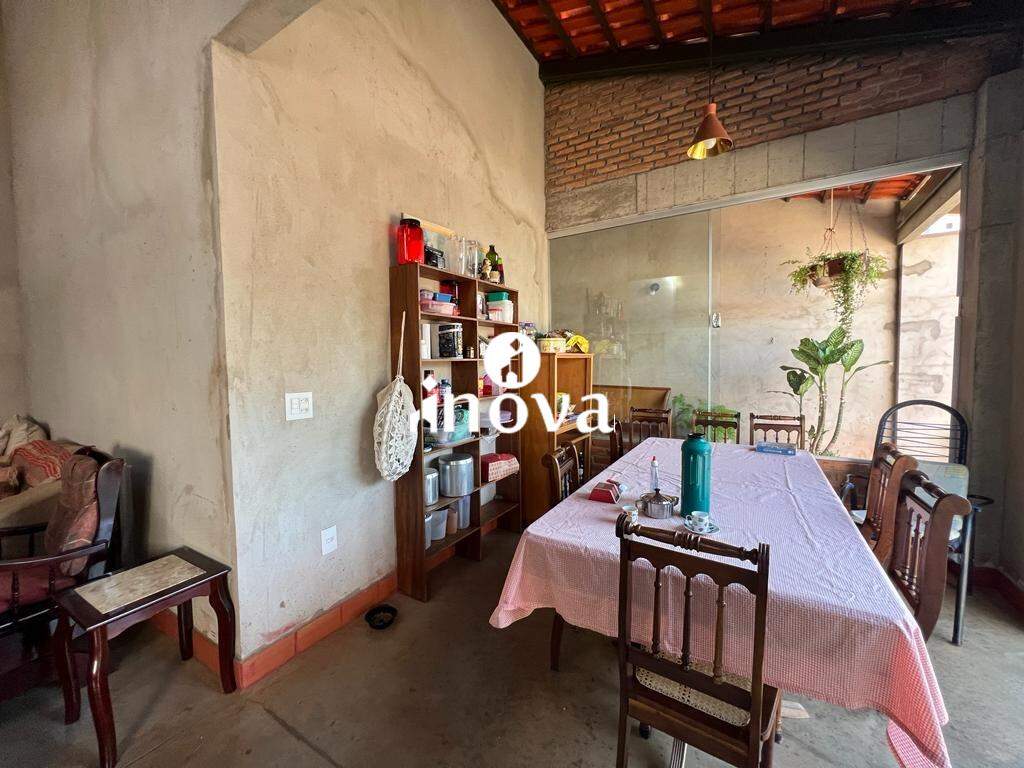 Casa à venda no Mercês: 