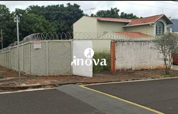 Terreno em Condomínio à venda no Condomínio Budeus: 