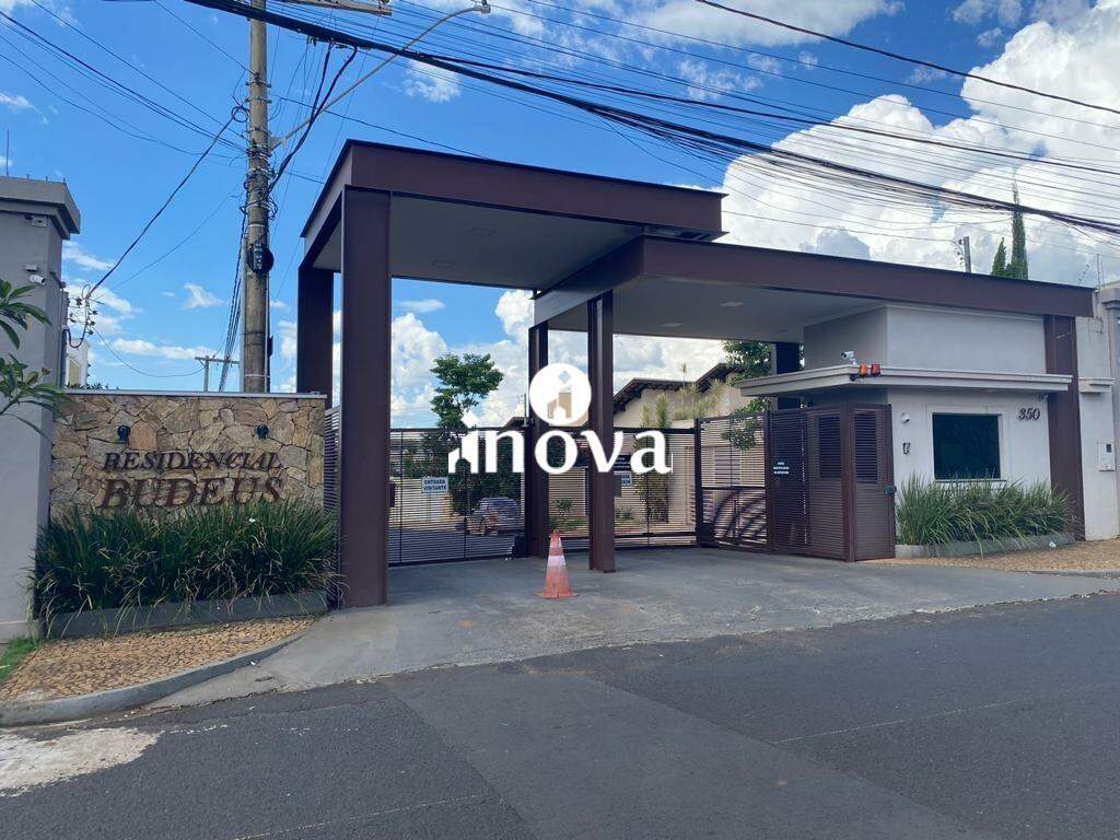 Terreno em Condomínio à venda no Condomínio Budeus: 