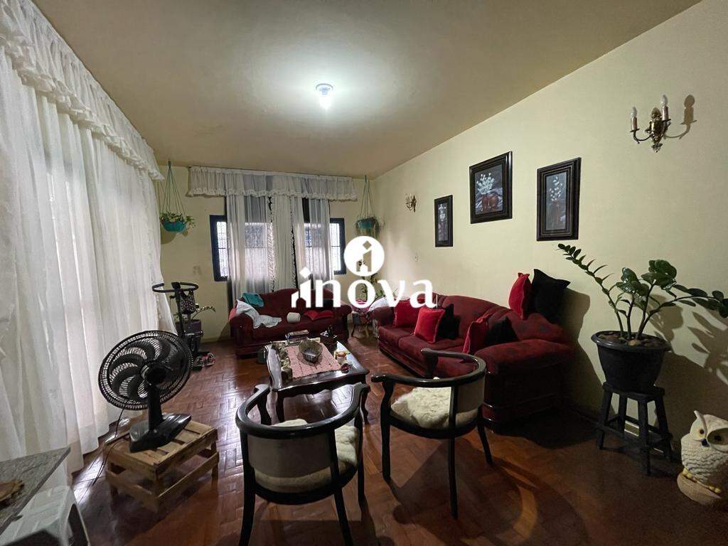 Casa à venda no Fabrício: 