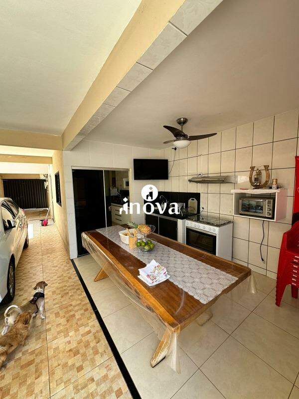 Casa à venda no Valim de Melo: 