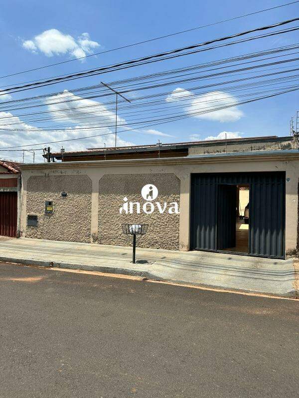 Casa à venda no Valim de Melo: 