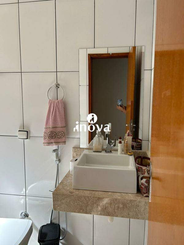 Casa à venda no Espanha, Residencial Jardim: 