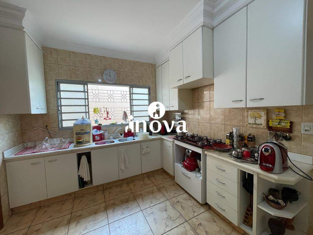 Casa à venda no Mercês: 