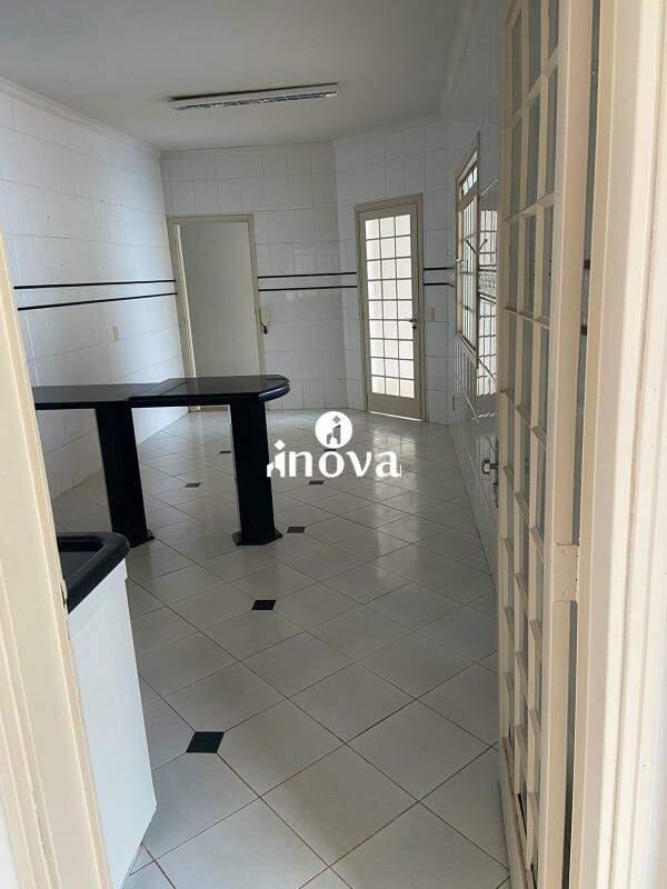 Casa à venda no Umuarama: 