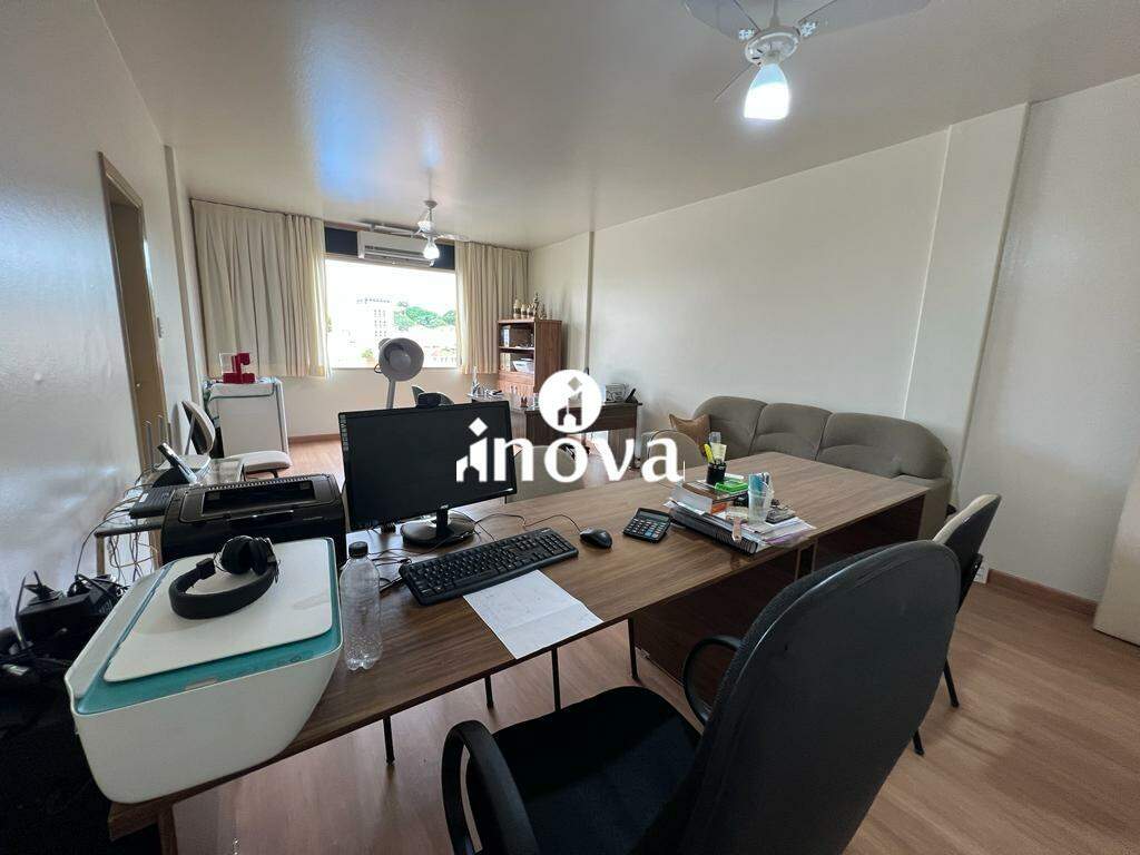 Sala ou Loja à venda no Centro: 