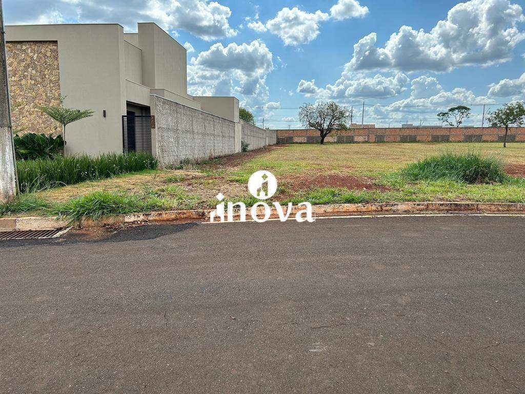 Terreno/Área à venda no Mário Franco - Condomínio: 