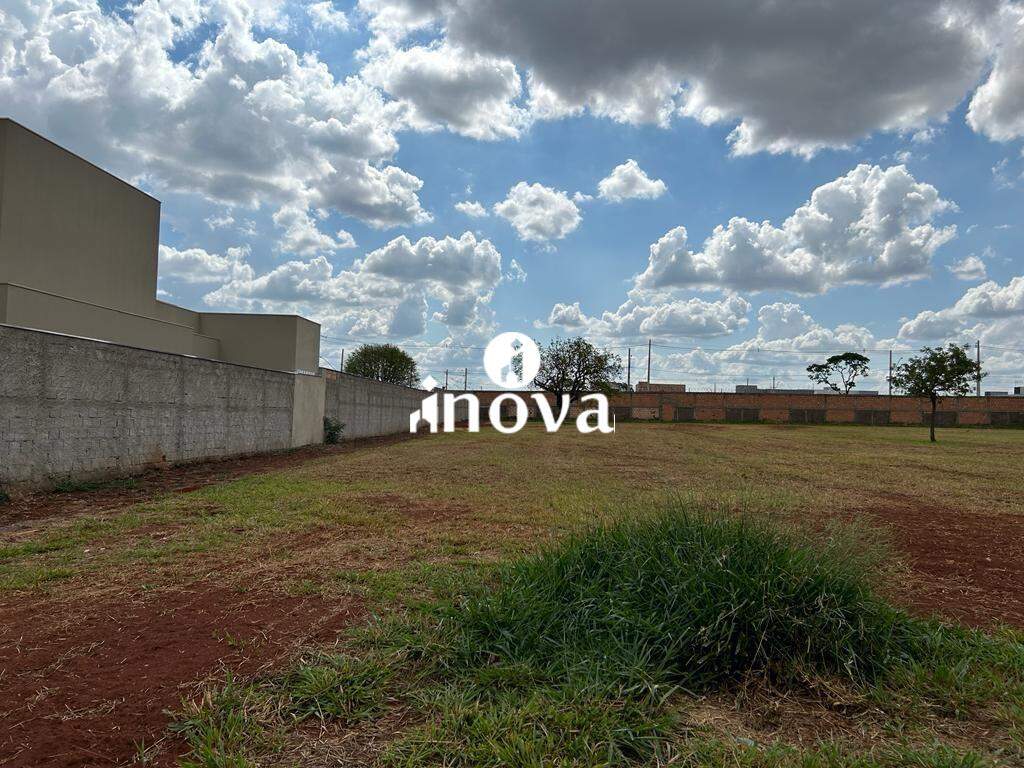 Terreno/Área à venda no Mário Franco - Condomínio: 