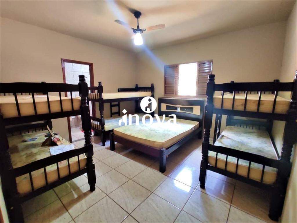 Fazenda à venda no Recanto das Flores: 