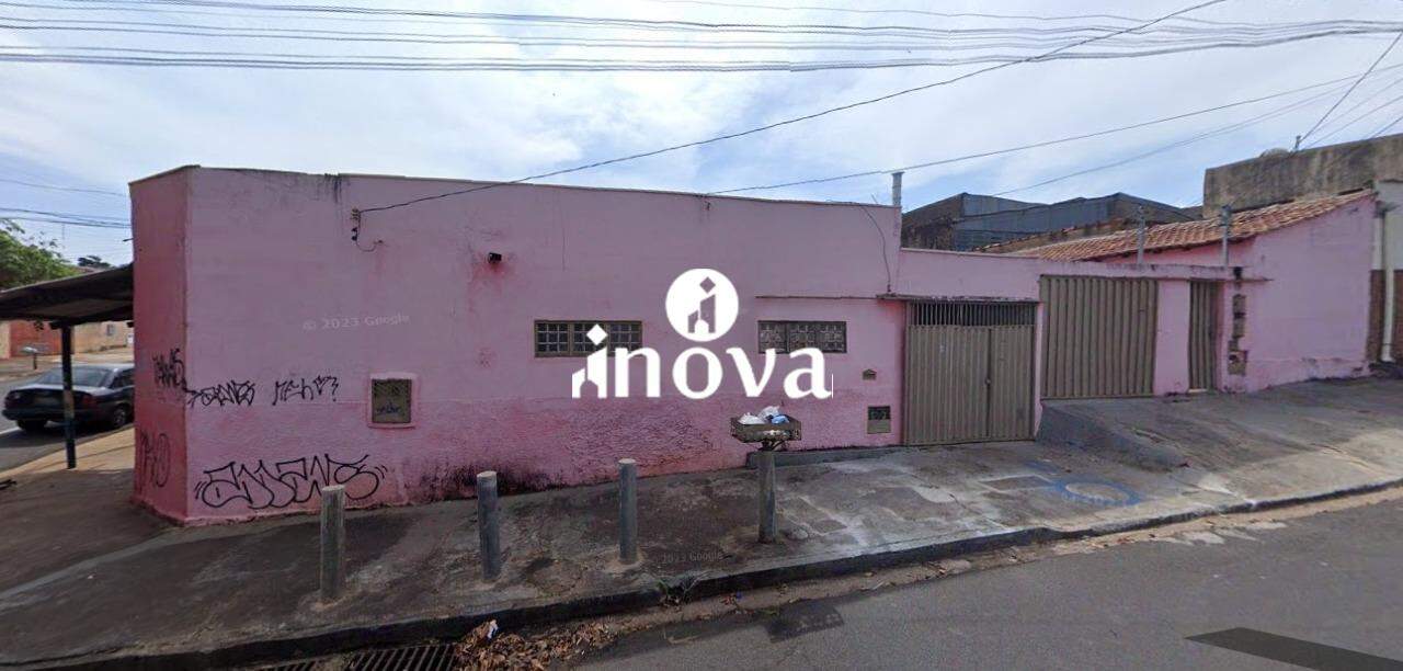 Terreno/Área à venda no Abadia: 