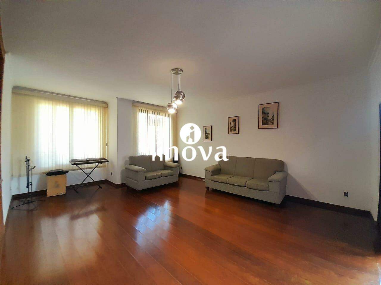 Casa à venda no Fabrício: 