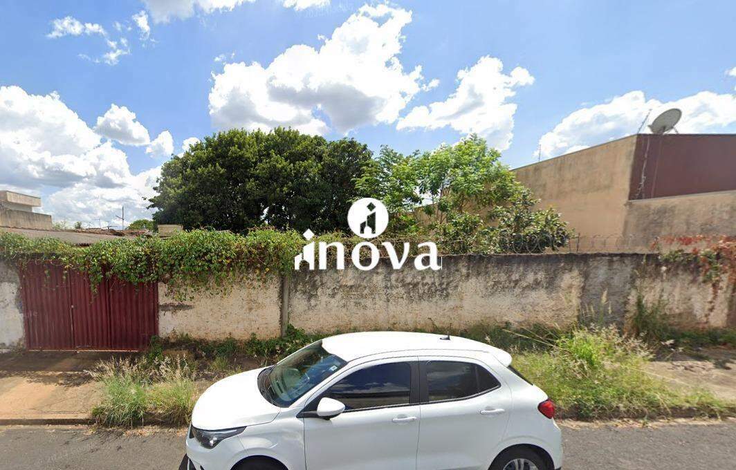 Terreno/Área à venda no Fabrício: 