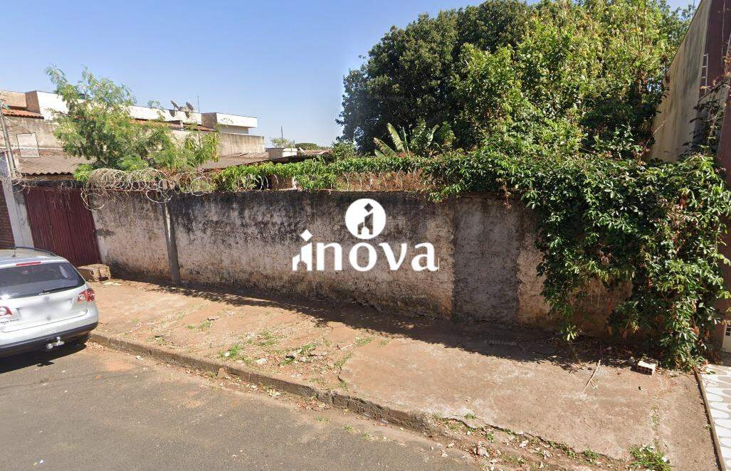 Terreno/Área à venda no Fabrício: 