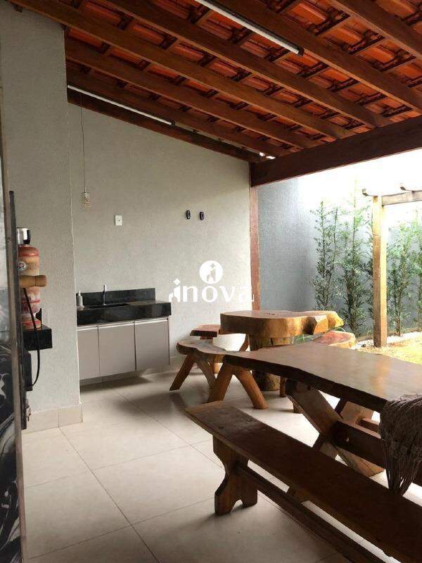 Casa à venda no Elza Amui I: 