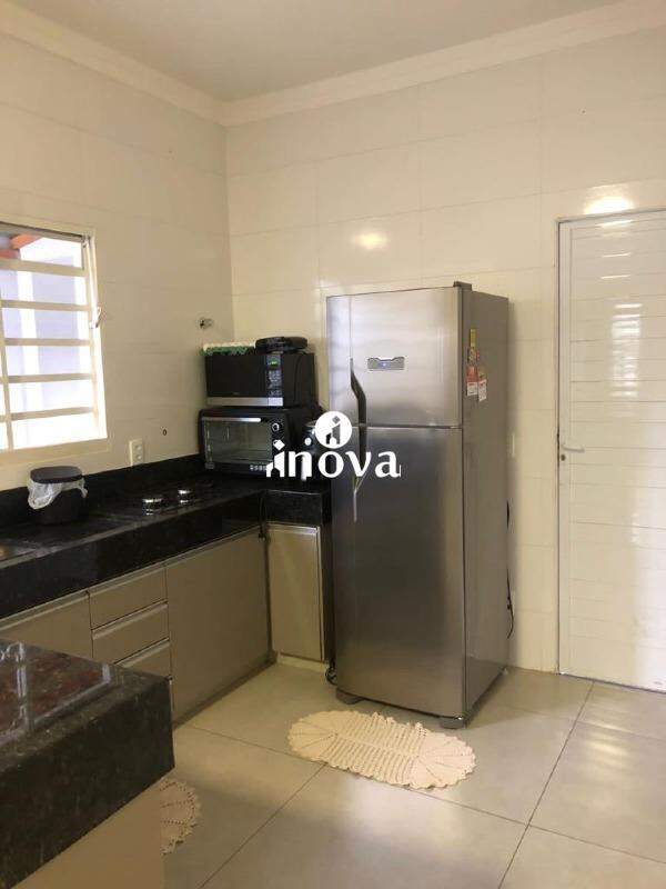 Casa à venda no Elza Amui I: 