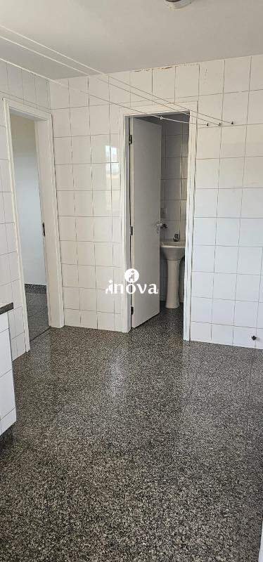Apartamento à venda no Mercês: 